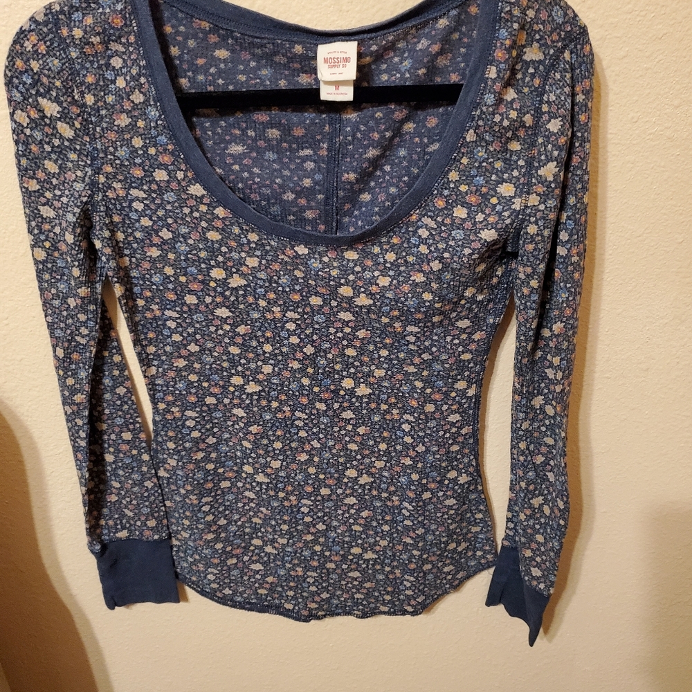 Floral Top - Picture 3 of 5
